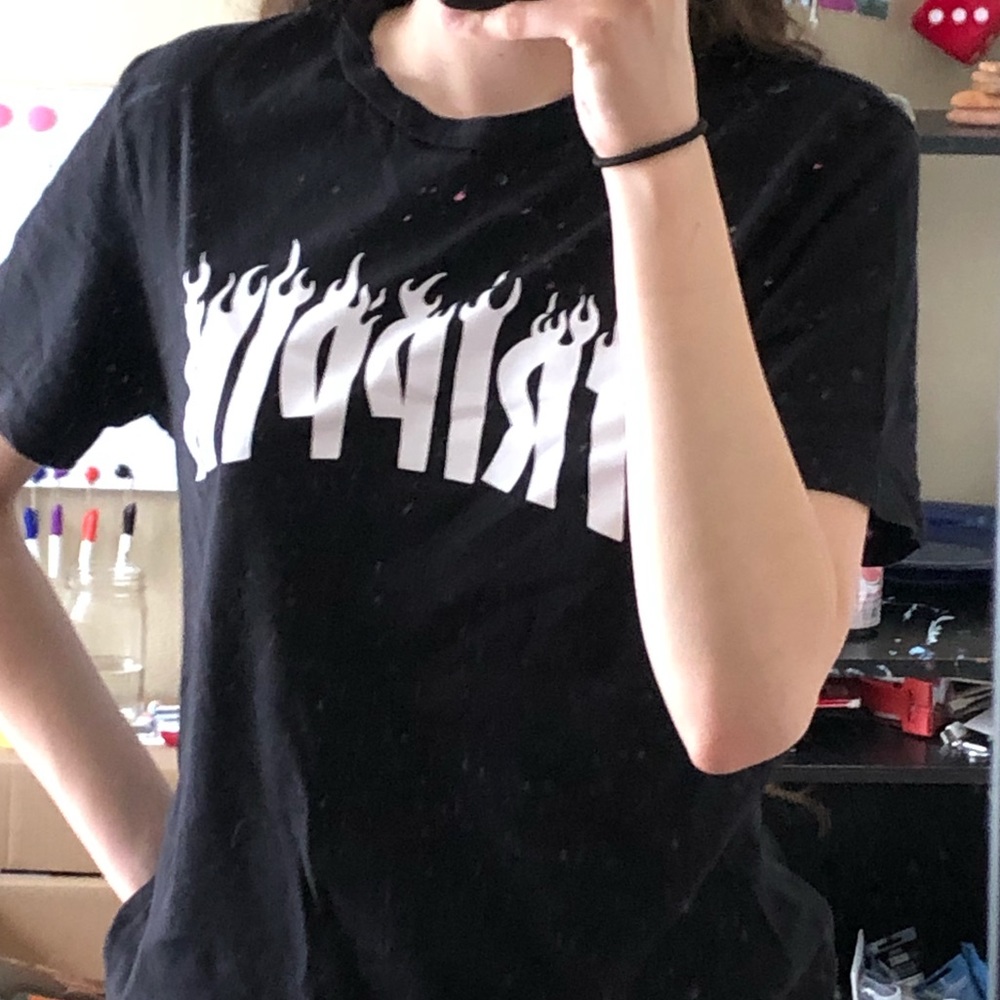h&m // trippin tee